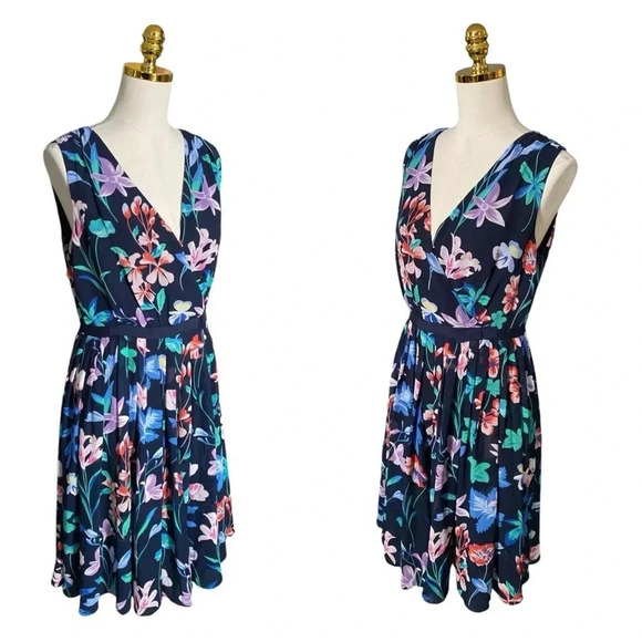 TALBOTS |Navy Floral Pleated Chiffon Surplice Neckline Sleeveless Dress Size 10P - Picture 5 of 10